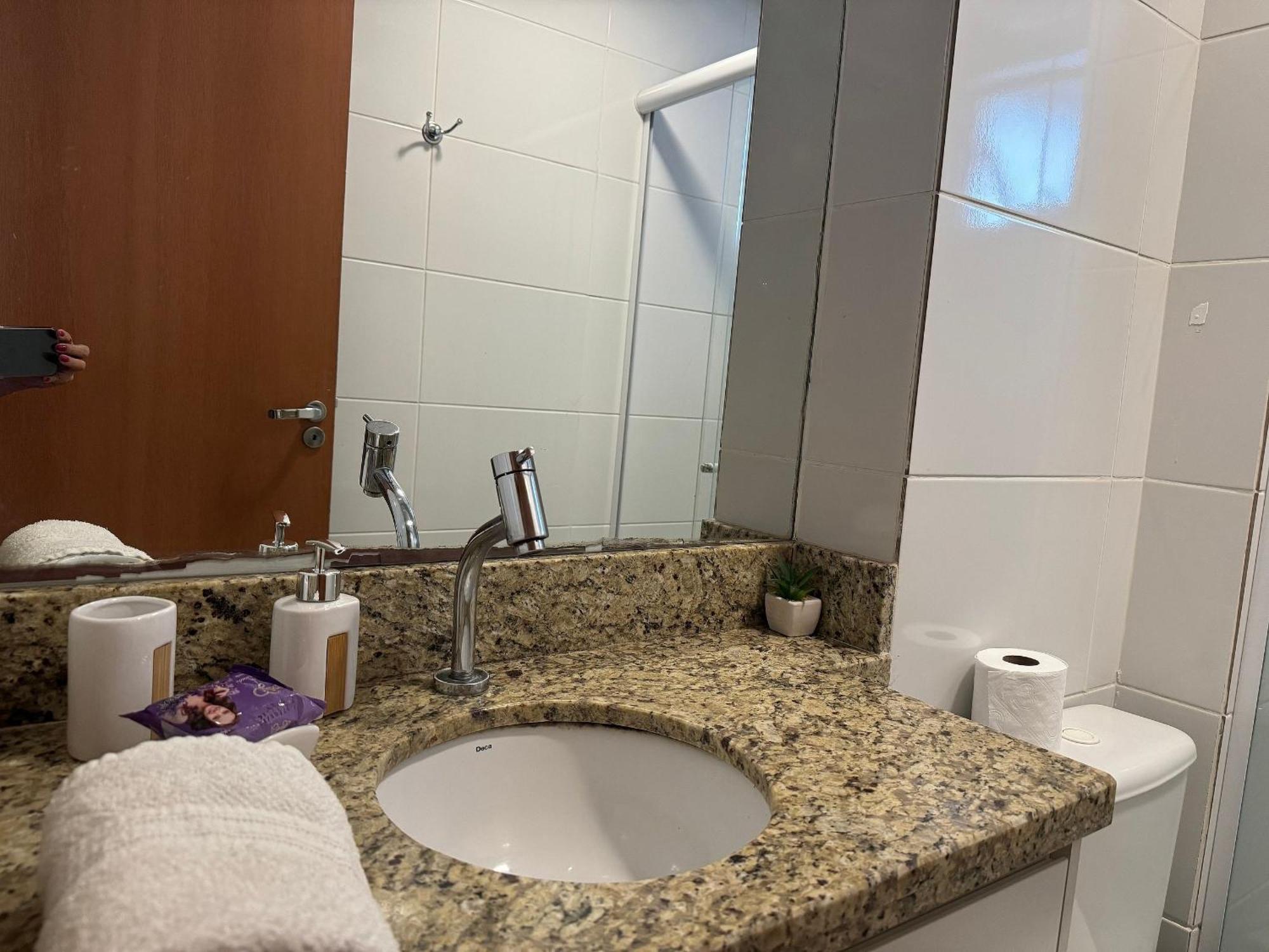 Apartamento Climatizado Ao Lado Do Premium Hosp. 戈亚尼亚 外观 照片